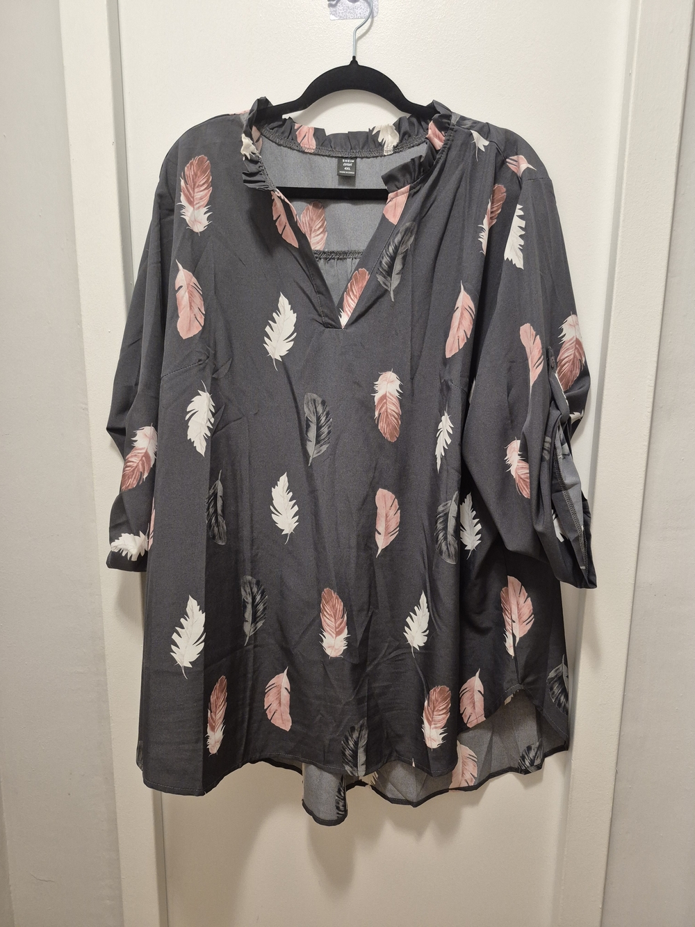 SHEIN Gray Tunic Top with Pink and White Feather Print